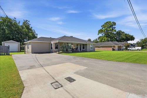 1111 Elgin Ave, Nederland, TX, 77627 | Card Image