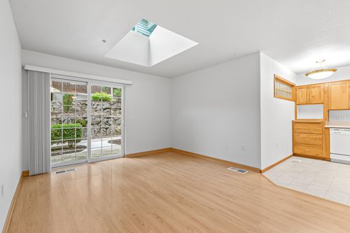 923 Mountain Meadows Cir, Ashland, OR, 97520-9117 | Card Image