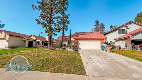 8904 Carvalho Court, Bakersfield, CA, 93311 | Card Image