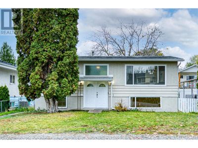 2262 Aberdeen St, House other with 3 bedrooms, 2 bathrooms and 1 parking in Kelowna BC | Image 1