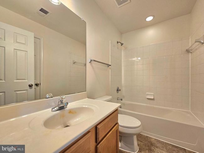 15318 Elizabeth Burbage Loop, Townhouse with 3 bedrooms, 4 bathrooms and null parking in WOODBRIDGE VA | Image 20