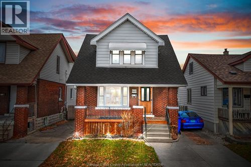 {{alt}} | Card Image