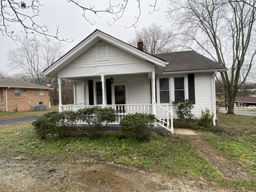 682 Circle Dr, Springfield, TN, 37172-4086 | Card Image