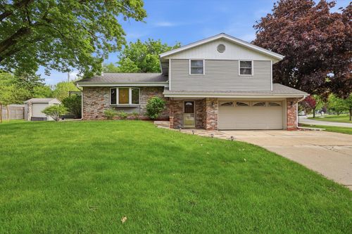 1880 Stardust Dr, Waukesha, WI, 53186-2839 | Card Image