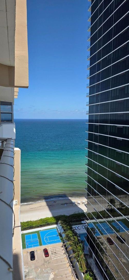 22c-1980 S Ocean Dr, Hallandale Beach, FL, 33009-5939 | Card Image