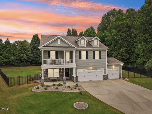 925 Amber Forest Dr, Fuquay Varina, NC, 27526-5782 | Card Image