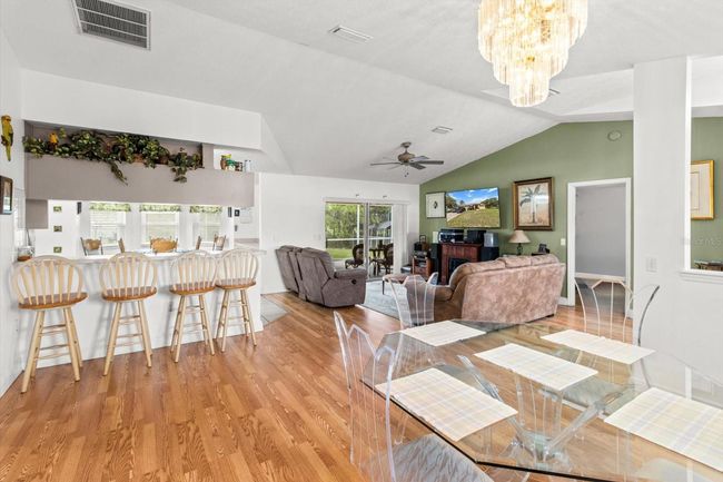 Raised Breakfast Bar | Image 16