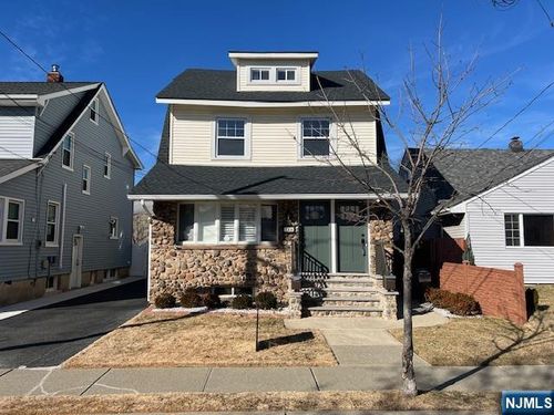 324 2nd St, Carlstadt, NJ, 07072-1154 | Card Image