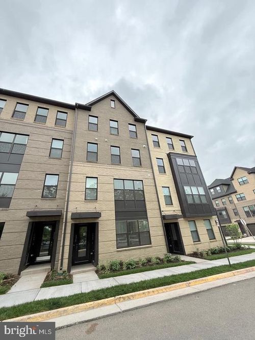 93-4904 Chelan Xing, CHANTILLY, VA, 20151-2545 | Card Image
