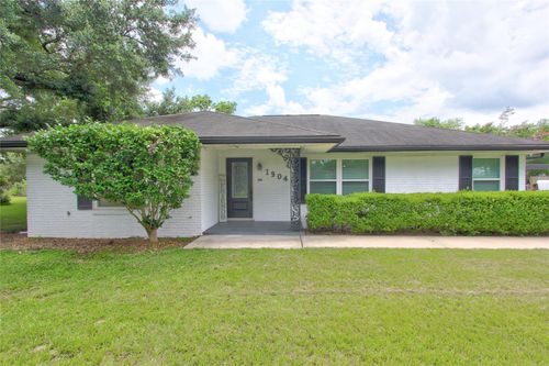 1904 Pine St, Liberty, TX, 77575-3214 | Card Image