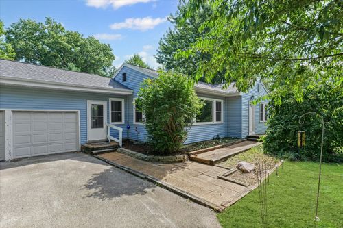 2016 Boudreau Dr, Urbana, IL, 61801-5802 | Card Image
