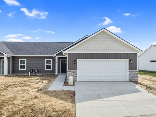 270 Percy Dr, Howell, MI, 48843-5823 | Card Image