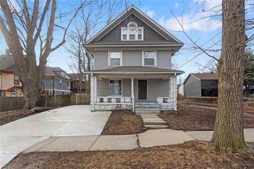 915 E 29th St, Kansas City, MO, 64109-1161 | Card Image