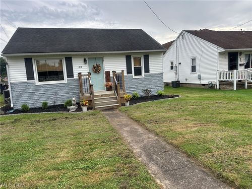 1318 10th St, Vienna, WV, 26105-2216 | Card Image