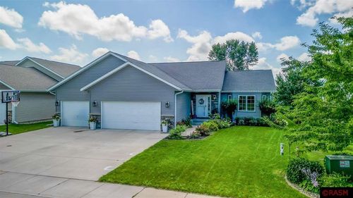 221 Muriefield Dr, Mankato, MN, 56001-7568 | Card Image