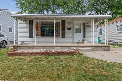 24845 Lambrecht Ave, Eastpointe, MI, 48021-1215 | Card Image