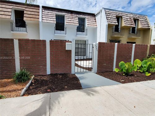 0-9780 Sw 92nd Ter, Miami, FL, 33176-1802 | Card Image