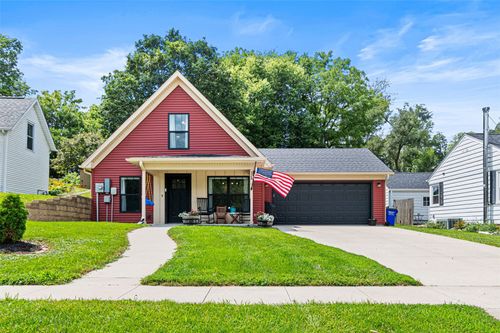328 N Downey St, West Branch, IA, 52358-4713 | Card Image