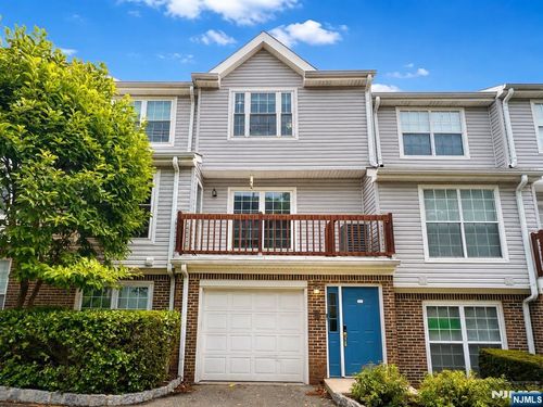 555 Ridge Ln, Fort Lee, NJ, 07024-2138 | Card Image
