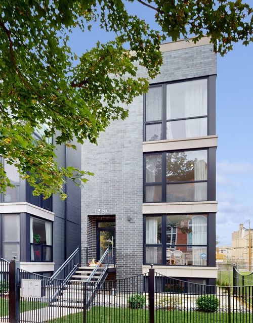 apt-1-1350 N Claremont Ave, Chicago, IL, 60622-3353 | Card Image