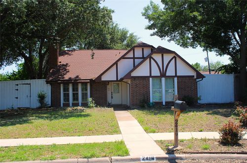 2416 Majestic Dr, Plano, TX, 75074-2839 | Card Image