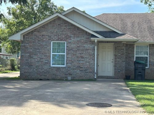 318 Goingsnake St, Tahlequah, OK, 74464-2910 | Card Image