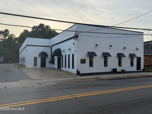 305 S Road St, Elizabeth City, NC, 27909-4786 | Card Image