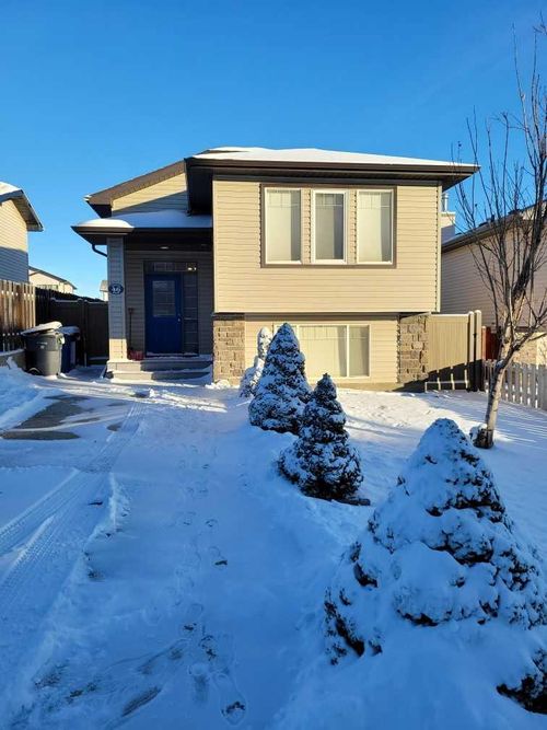 46 Terrace View Ne, Medicine Hat, AB, T1C0A3 | Card Image