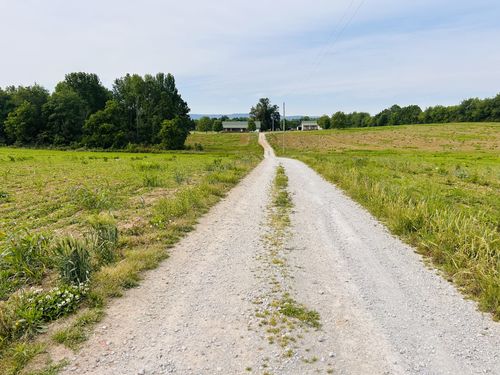 235 Breezy Knoll Ln, Morrison, TN, 37357-6098 | Card Image
