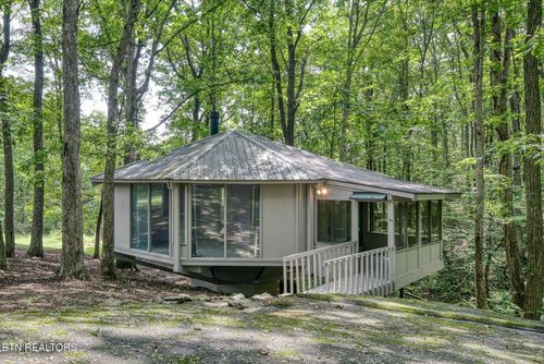 407 Running Deer, Crab Orchard, TN, 37723 | Card Image