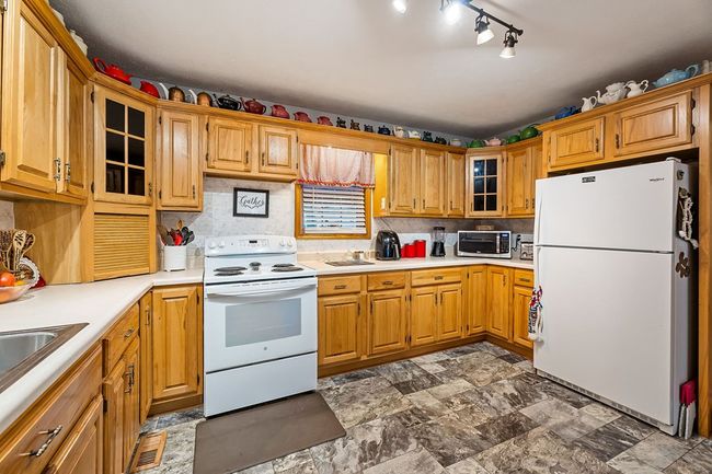 955 Livingston Boatdock Rd, House other with 2 bedrooms, 2 bathrooms and 4 parking in Allons TN | Image 11