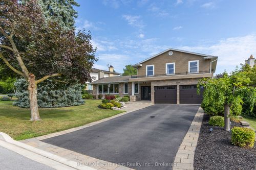 2119 Agincourt Cres, Burlington, ON, L7P1P3 | Card Image