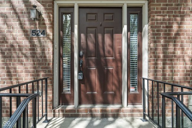 524 E 10 Th St, Townhouse with 2 bedrooms, 3 bathrooms and null parking in Indianapolis IN | Image 4