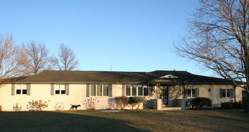 221 S Darnall Dr, Minier, IL, 61759-7515 | Card Image