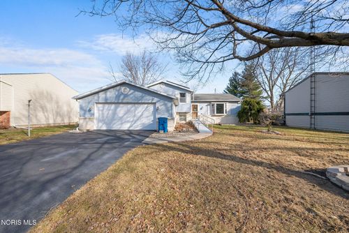 7426 Starcrest Rd, Perrysburg, OH, 43551-4653 | Card Image