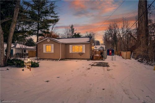 3288 Poplar Ave, Ridgeway, ON, L0S1N0 | Card Image