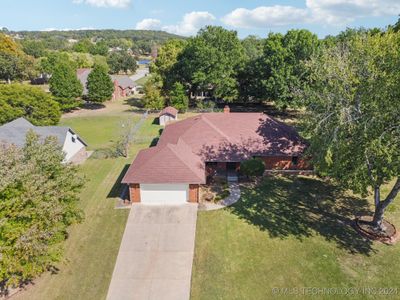 1709 Oakview Road, House other with 3 bedrooms, 2 bathrooms and null parking in Okmulgee OK | Image 3