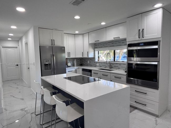 2501 Ne 50 Th St, House other with 3 bedrooms, 2 bathrooms and null parking in Lighthouse Point FL | Image 15