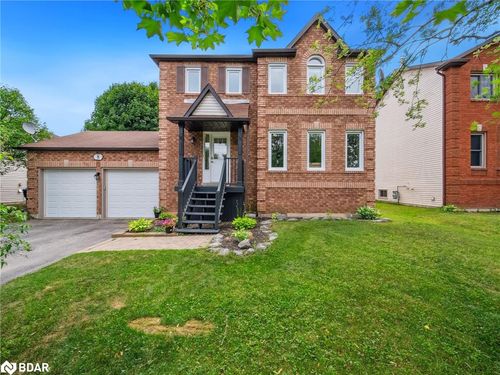 8 Darren Dr, Angus, ON, L3W0J9 | Card Image