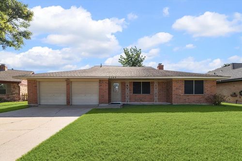 2309 Fay Ct, Deer Park, TX, 77536-4211 | Card Image