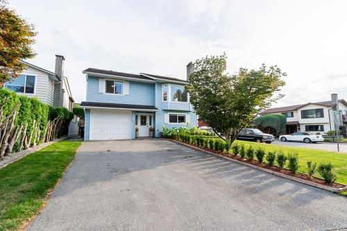 27564 31b Ave, Aldergrove, BC, V4W3L3 | Card Image