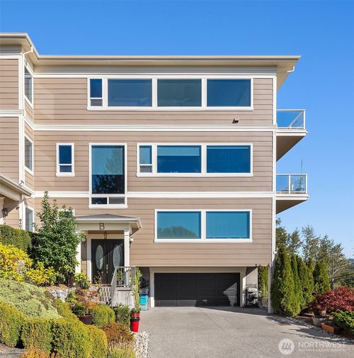 b-6404 Ne 181st St, Kenmore, WA, 98028-4830 | Card Image