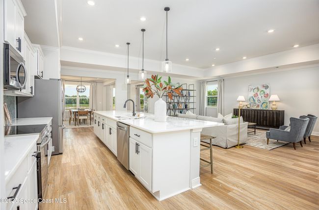 Model home - actual features may vary. | Image 5