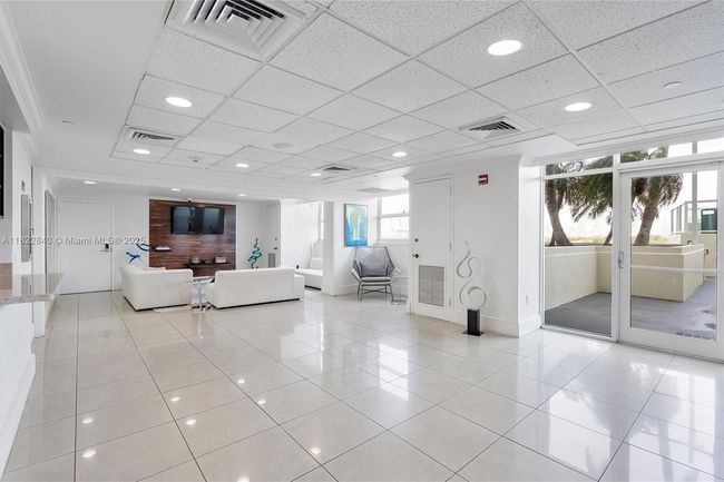 APT-1101 - 1830 S Ocean Dr, Condo with 3 bedrooms, 3 bathrooms and null parking in Hallandale Beach FL | Image 18