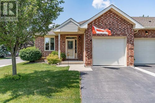 36 Twentyplace Boulevard, Hamilton, ON, L0R1W0 | Card Image