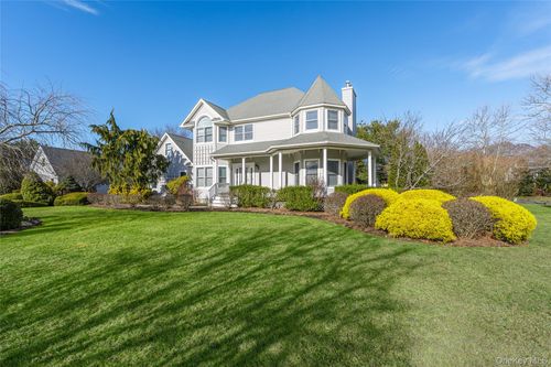 15 Kingfish Ct, Riverhead, NY, 11901-6341 | Card Image