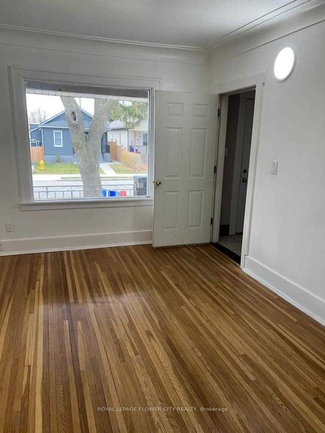 1122 Louis Ave, House other with 3 bedrooms, 3 bathrooms and 4 parking in Windsor ON | Image 5