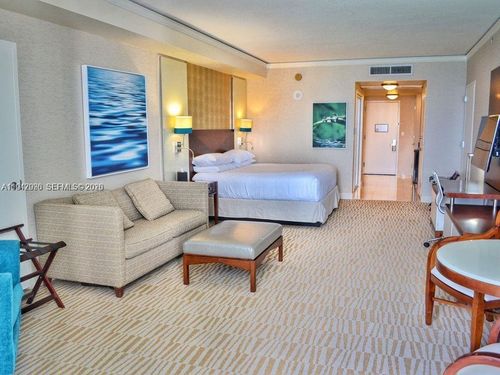 1507-18001 Collins Ave, Sunny Isles Beach, FL, 33160-2722 | Card Image