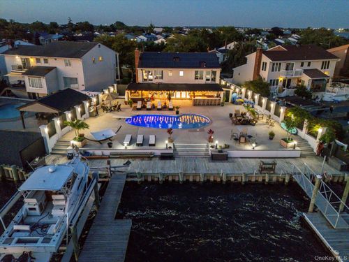 3600 Bertha Dr, Baldwin, NY, 11510-5036 | Card Image