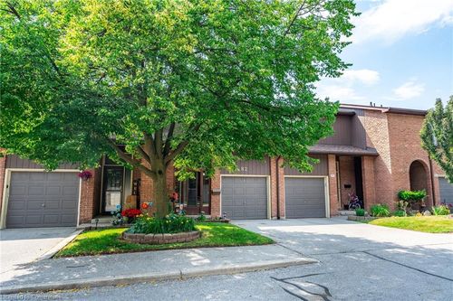 82-2301 Cavendish Dr, Burlington, ON, L7P3M3 | Card Image